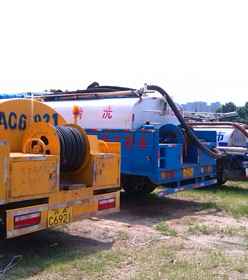 高壓清洗、吸污設(shè)備車(chē)